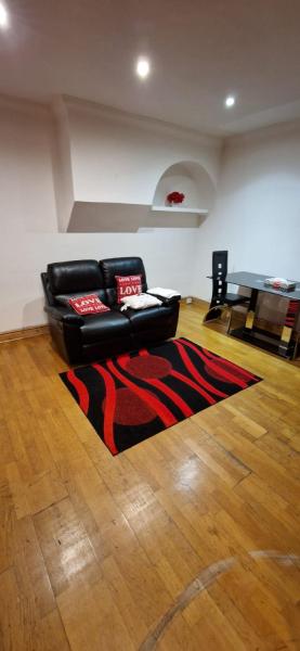 Immaculate Condition 3 Bed En-Suite Refurbished House